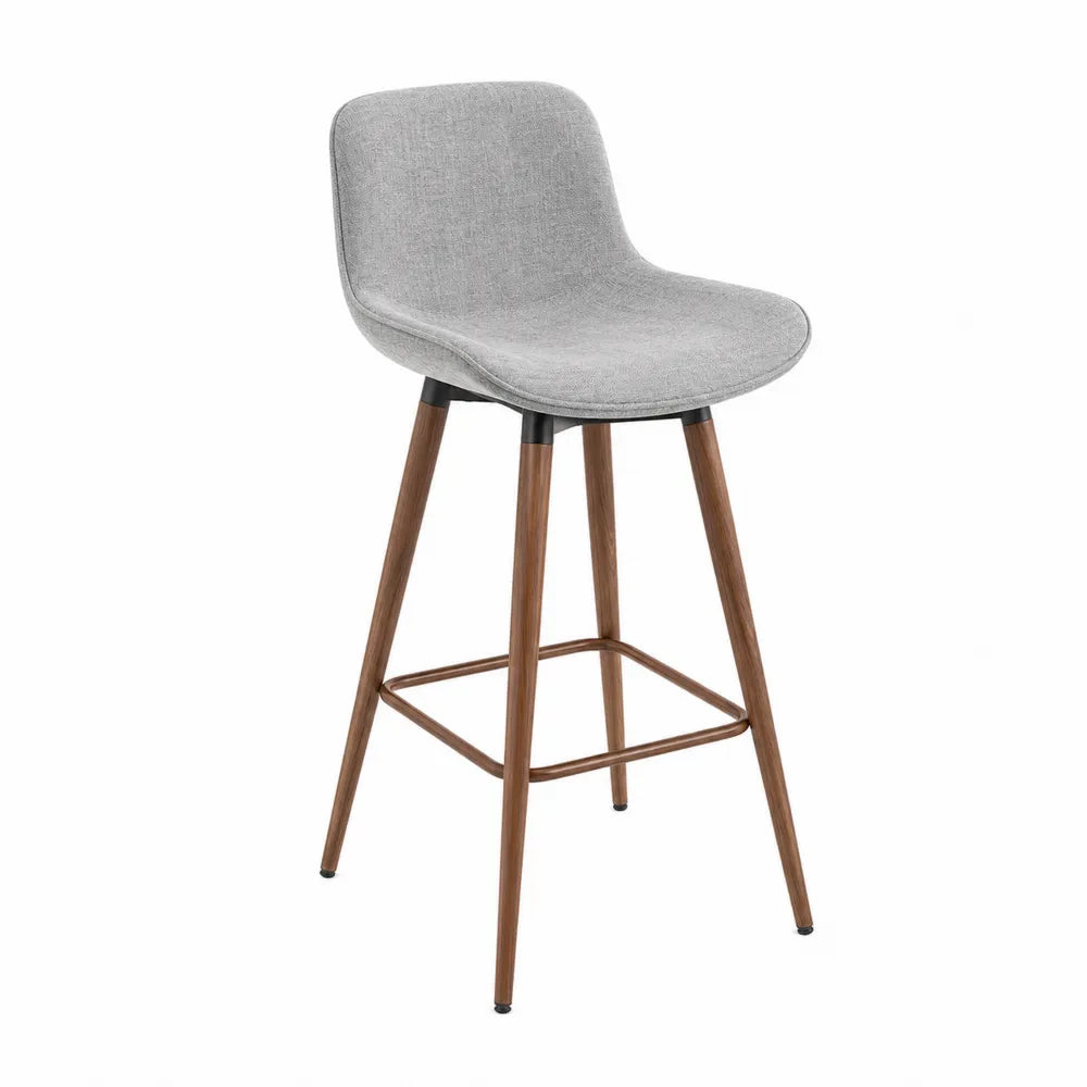 Taburete de bar de tela gris claro con patas de nogal