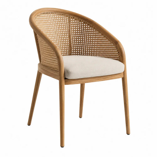 Silla de madera y mimbre con cojín beige